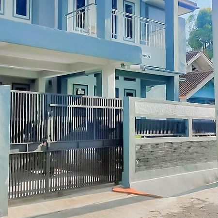 Triyoga Homestay Syariah Redpartner Sangkanurip Buitenkant foto